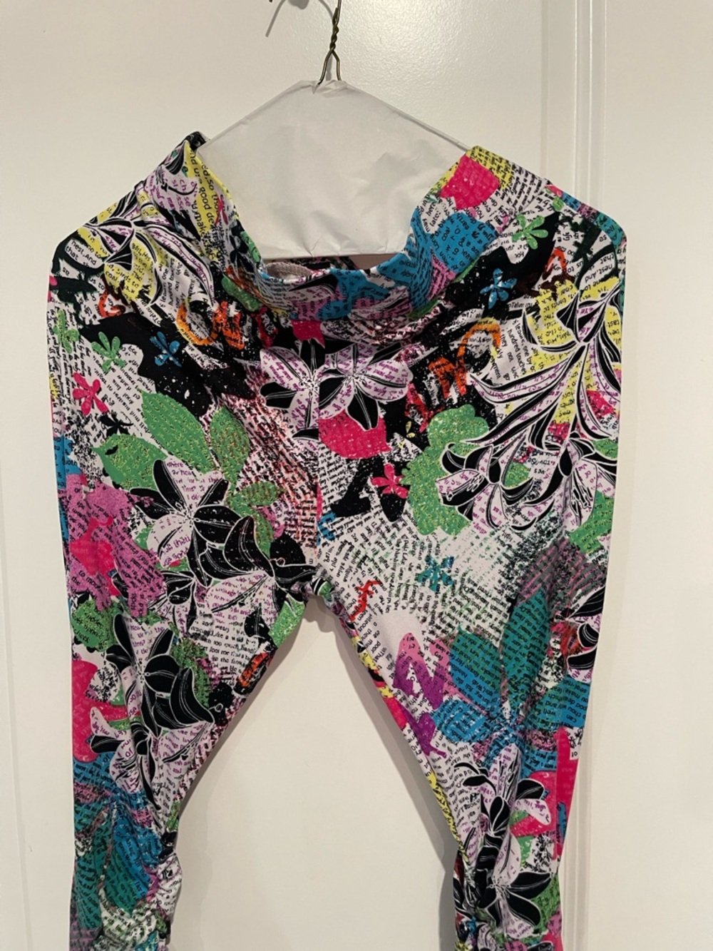 Women’s Multicolor Ruched Leggings - Brand Unspecified - Picture 3 of 3